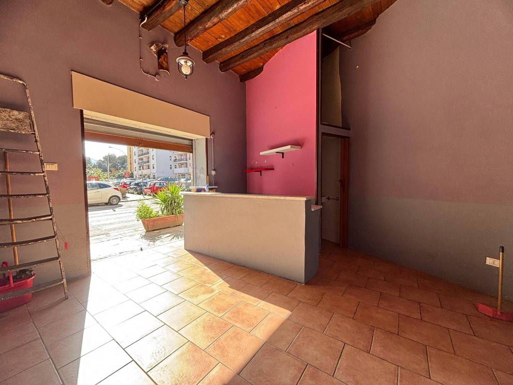 negozio in affitto a Palermo in zona Malaspina/Palagonia