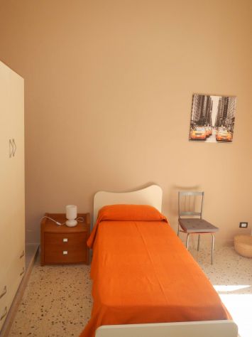 camera singola in affitto a Palermo in zona Politeama