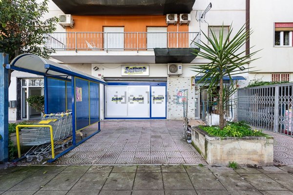 locale commerciale in affitto a Palermo in zona Uditore