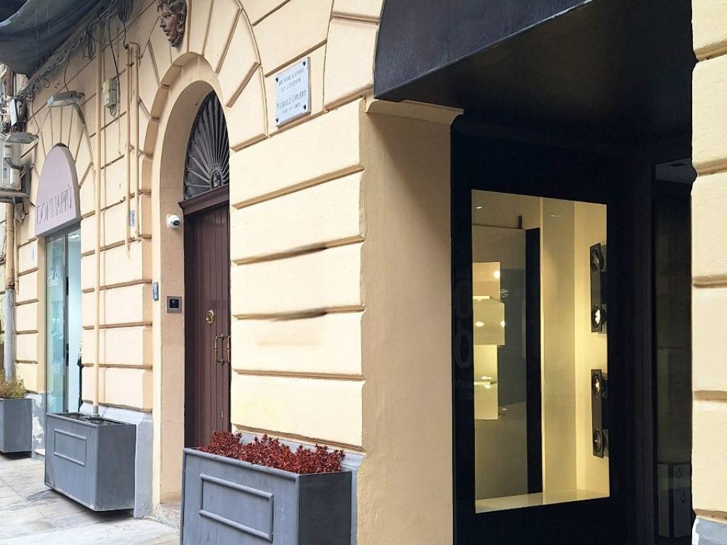 negozio in affitto a Palermo in zona Libertà