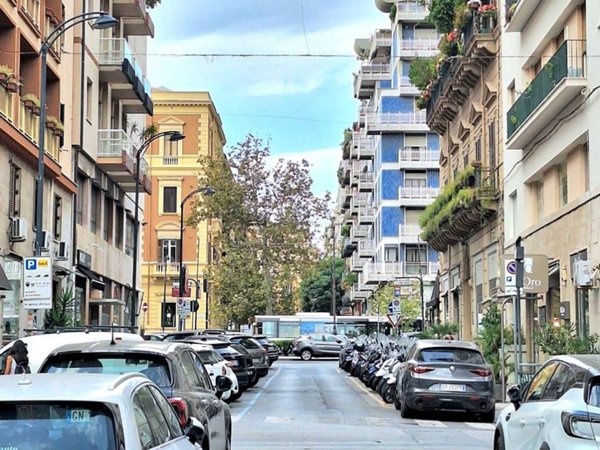 negozio in affitto a Palermo in zona Politeama