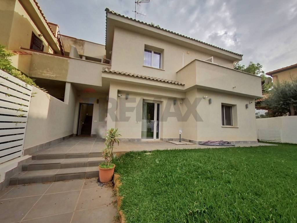 casa indipendente in affitto a Palermo in zona Sferracavallo