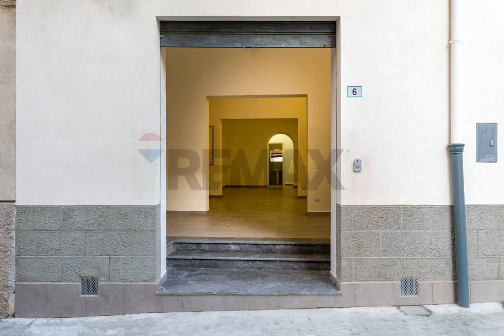negozio in affitto a Palermo in zona Noce
