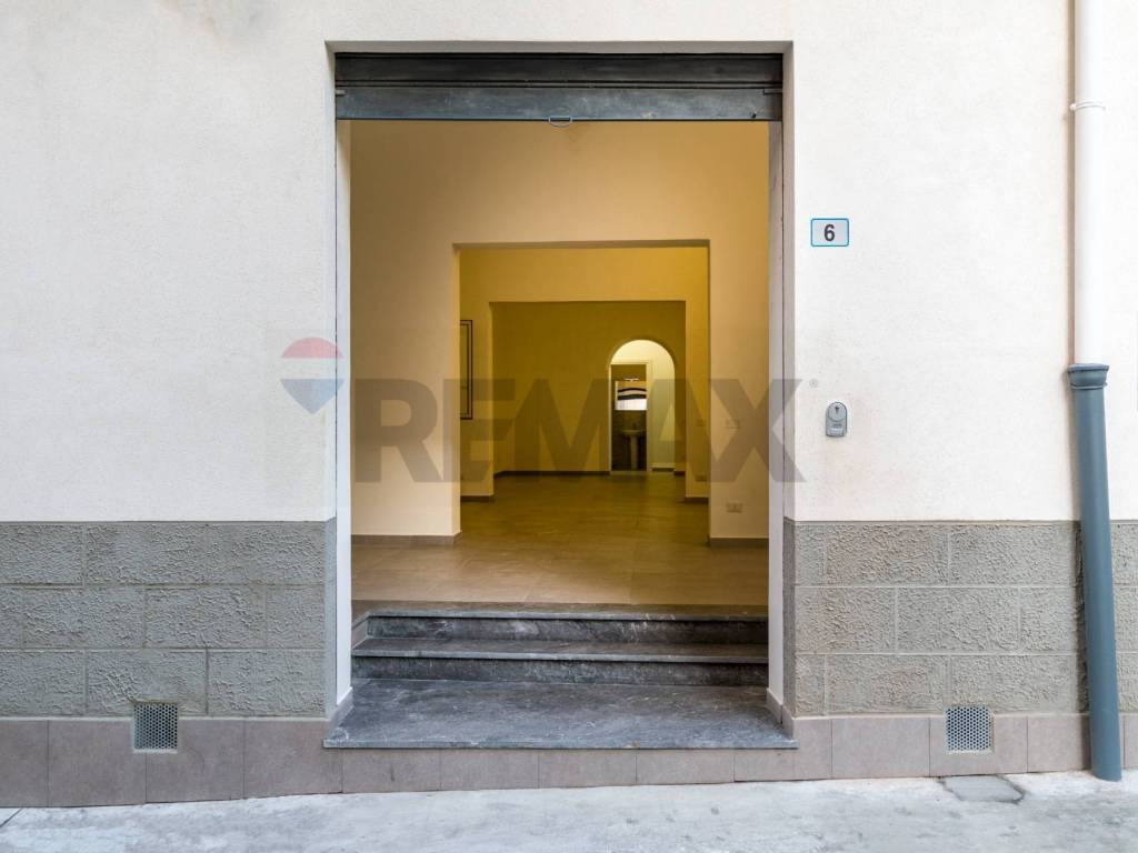 negozio in affitto a Palermo in zona Malaspina/Palagonia