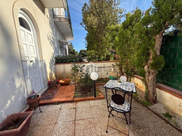 casa indipendente in affitto a Palermo in zona Mondello