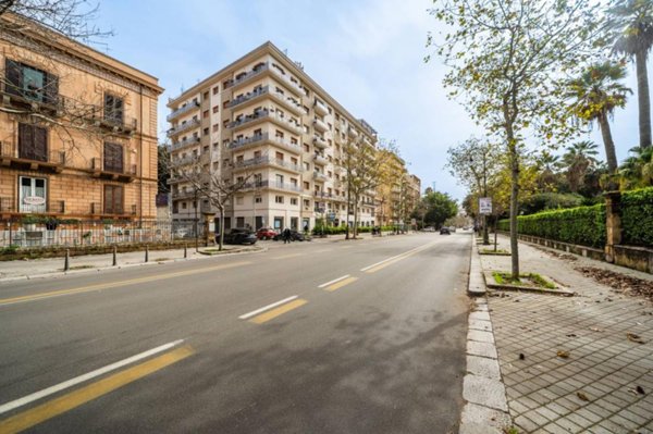 locale commerciale in affitto a Palermo in zona Libertà