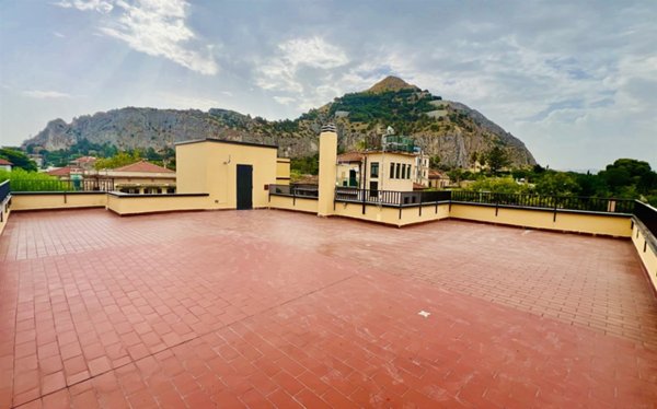 casa indipendente in affitto a Palermo in zona Mondello