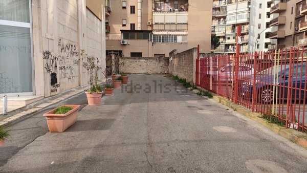 locale commerciale in affitto a Palermo in zona Malaspina/Palagonia