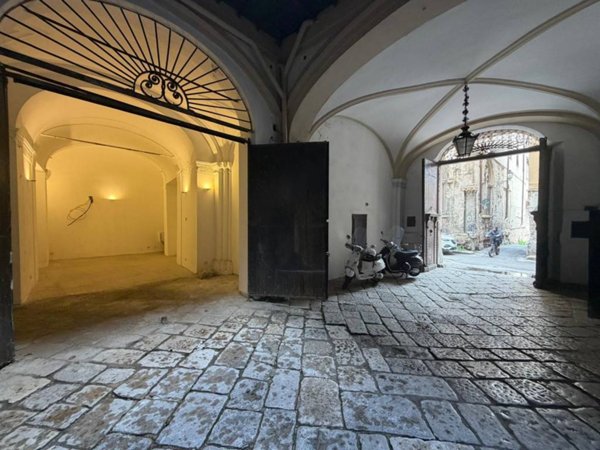 negozio in affitto a Palermo in zona Centro storico