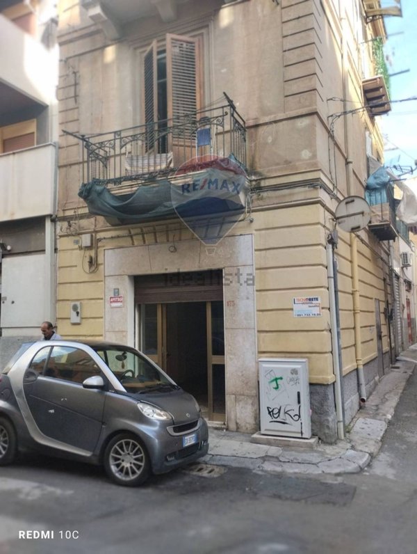 locale di sgombero in affitto a Palermo in zona Zisa