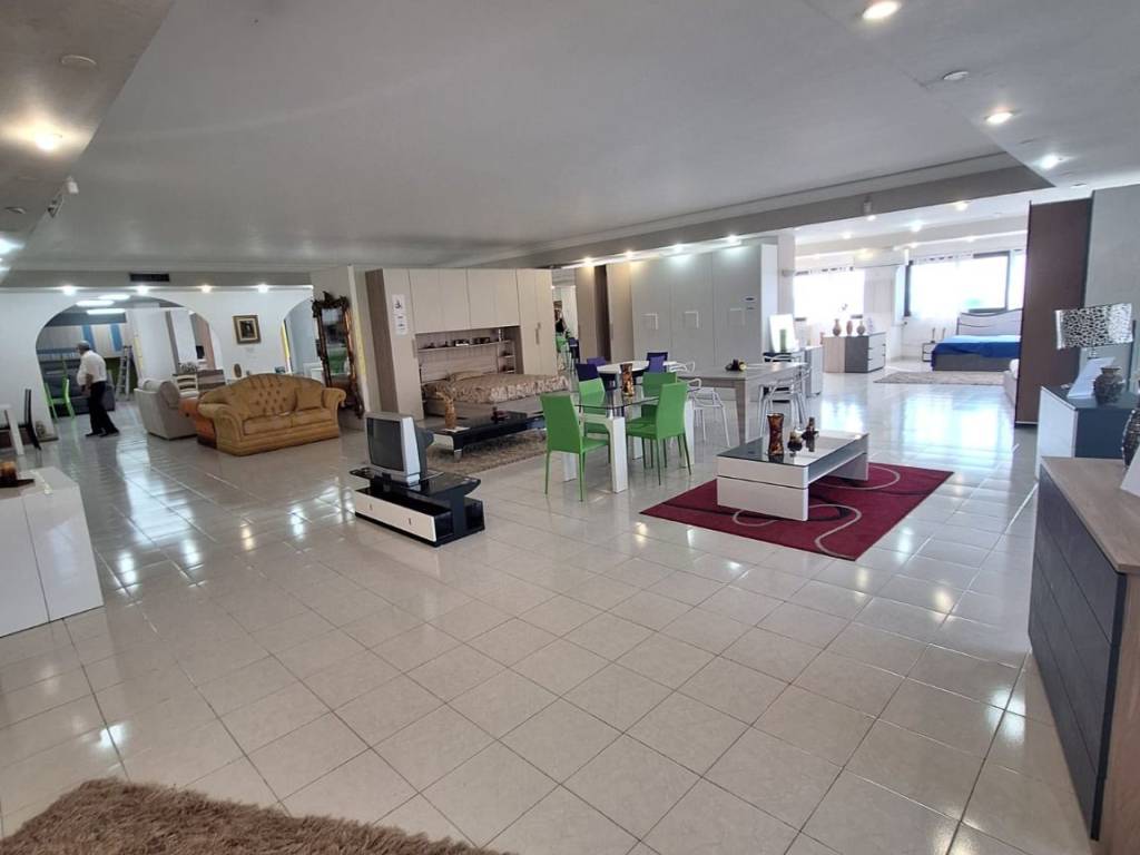 negozio in affitto a Palermo in zona Pallavicino