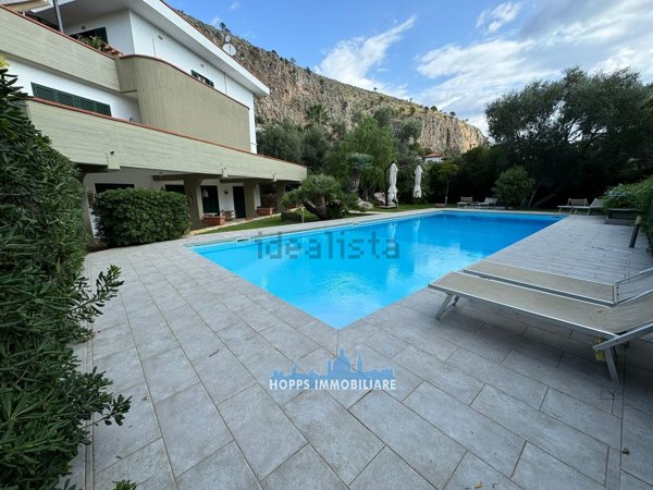 casa indipendente in affitto a Palermo in zona Mondello