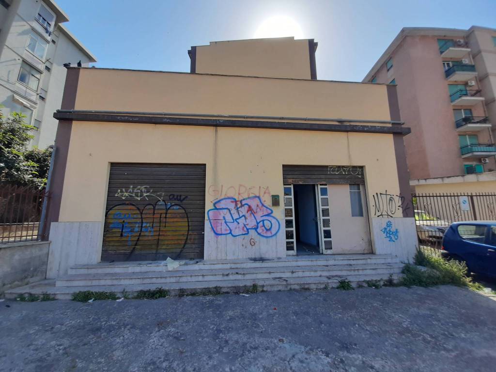 negozio in affitto a Palermo in zona Zisa