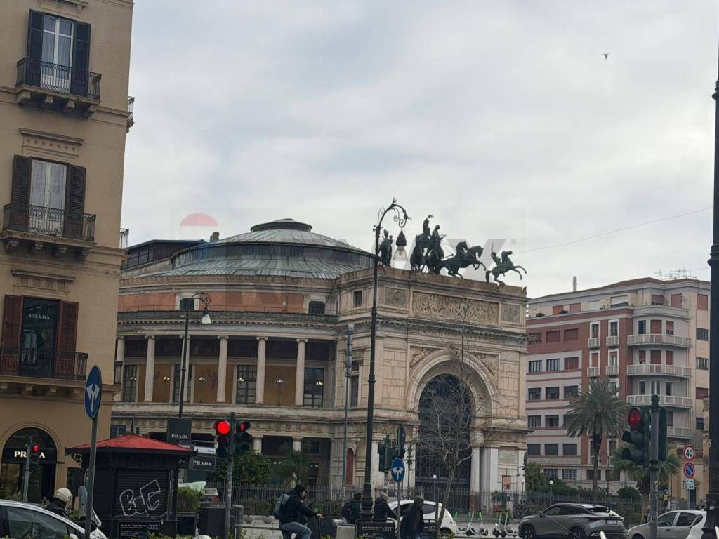 negozio in affitto a Palermo in zona Libertà