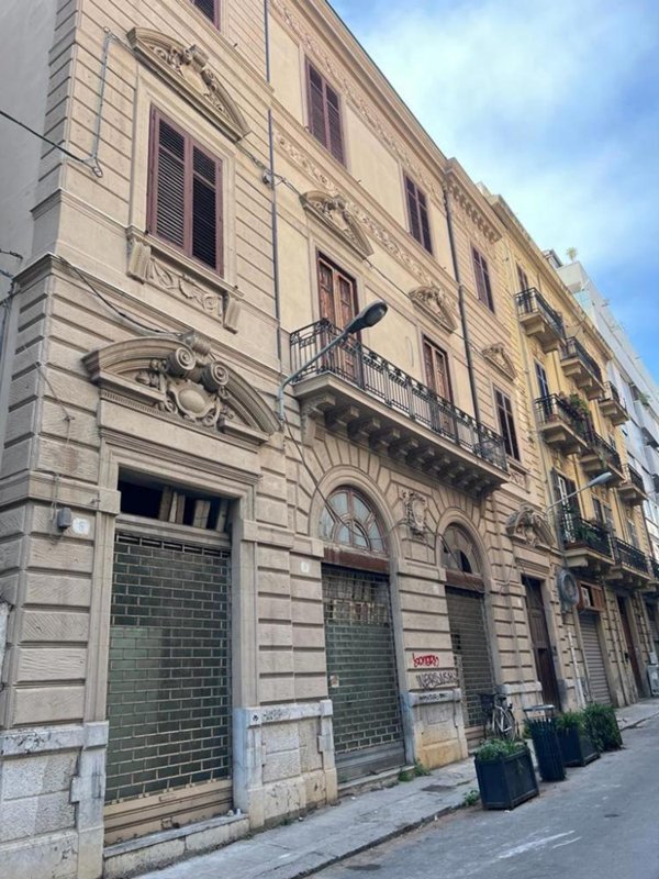 locale commerciale in affitto a Palermo