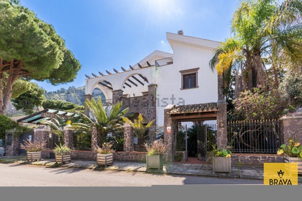 casa indipendente in affitto a Palermo in zona Mondello