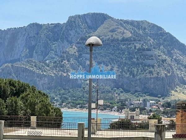 casa indipendente in affitto a Palermo in zona Mondello