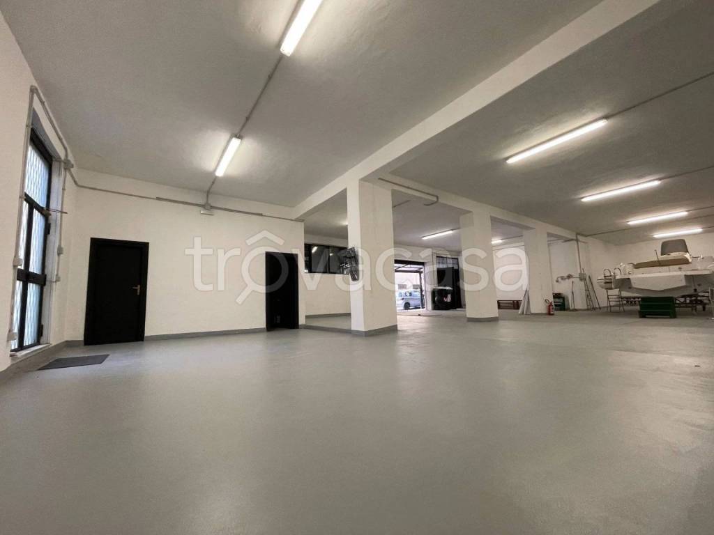 locale commerciale in affitto a Palermo in zona Montepellegrino