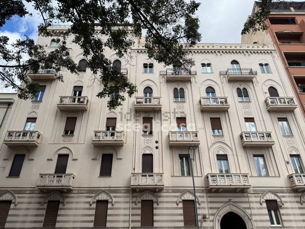 ufficio in affitto a Palermo in zona Politeama