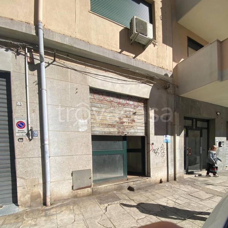 negozio in affitto a Palermo