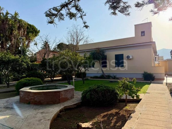 casa indipendente in affitto a Palermo in zona Mondello