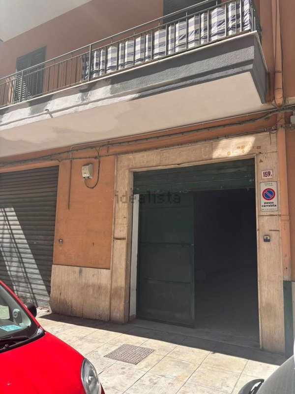 locale di sgombero in affitto a Palermo in zona Oreto