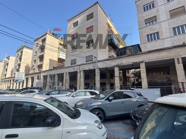 ufficio in affitto a Palermo in zona Politeama