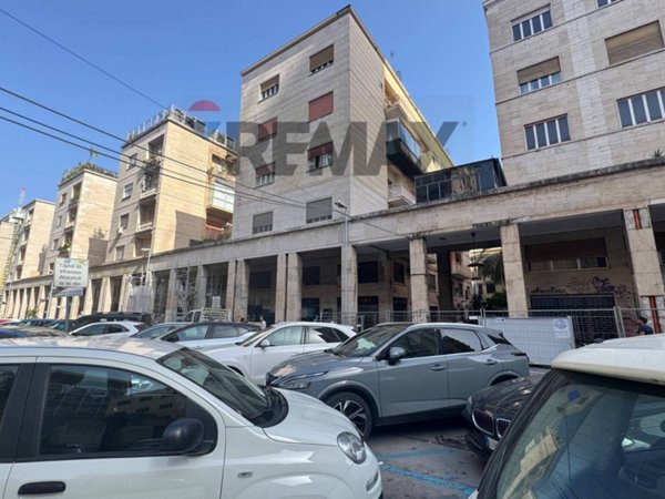 ufficio in affitto a Palermo in zona Politeama