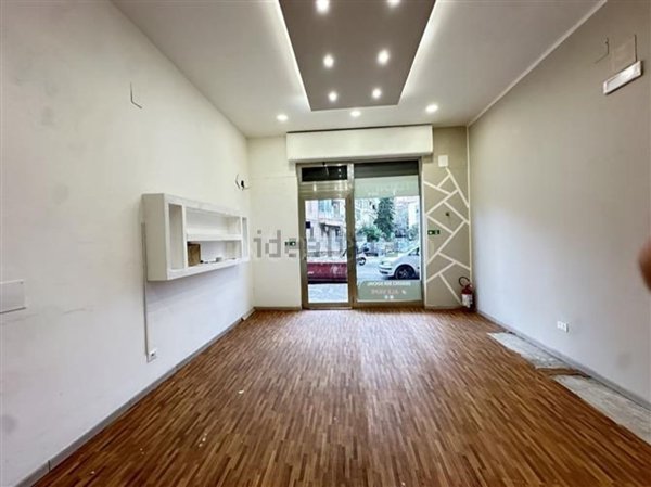 locale commerciale in affitto a Palermo in zona Malaspina/Palagonia