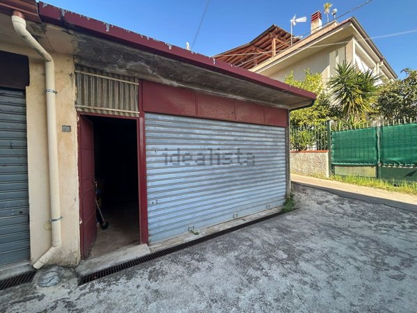 negozio in affitto a Palermo in zona Borgo Nuovo