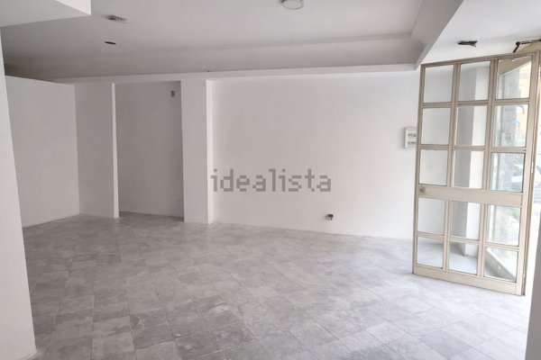 locale commerciale in affitto a Palermo in zona Malaspina/Palagonia