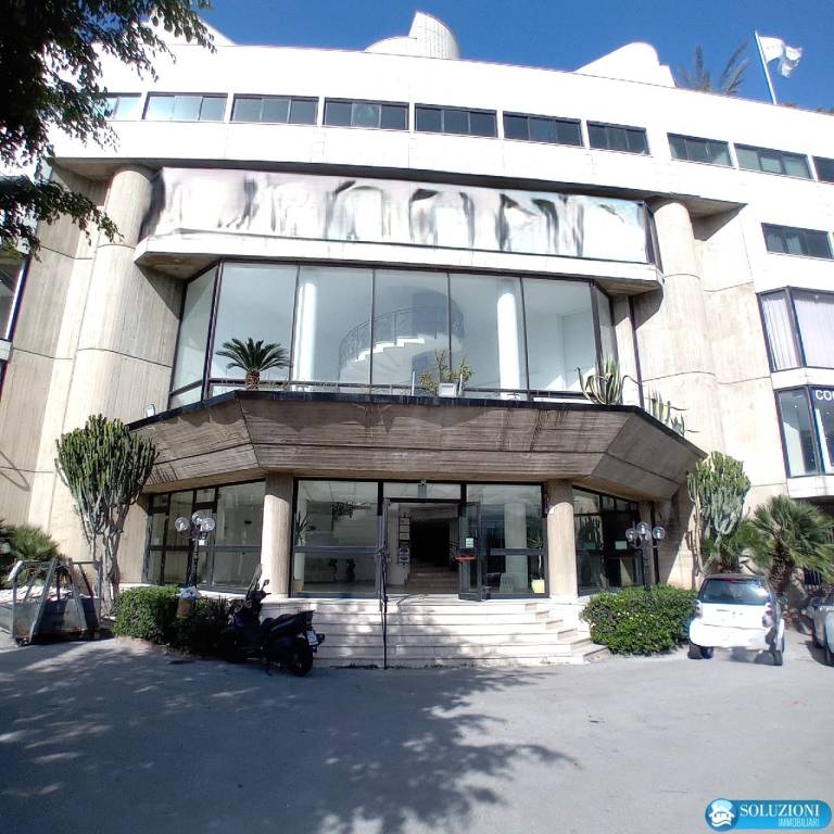 negozio in affitto a Palermo in zona Malaspina/Palagonia