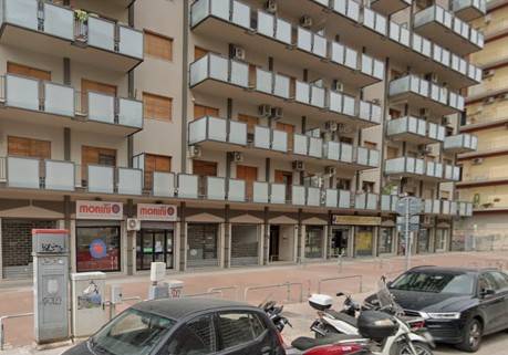 negozio in affitto a Palermo in zona Politeama