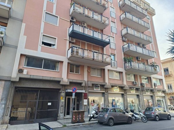 ufficio in affitto a Palermo in zona Malaspina/Palagonia
