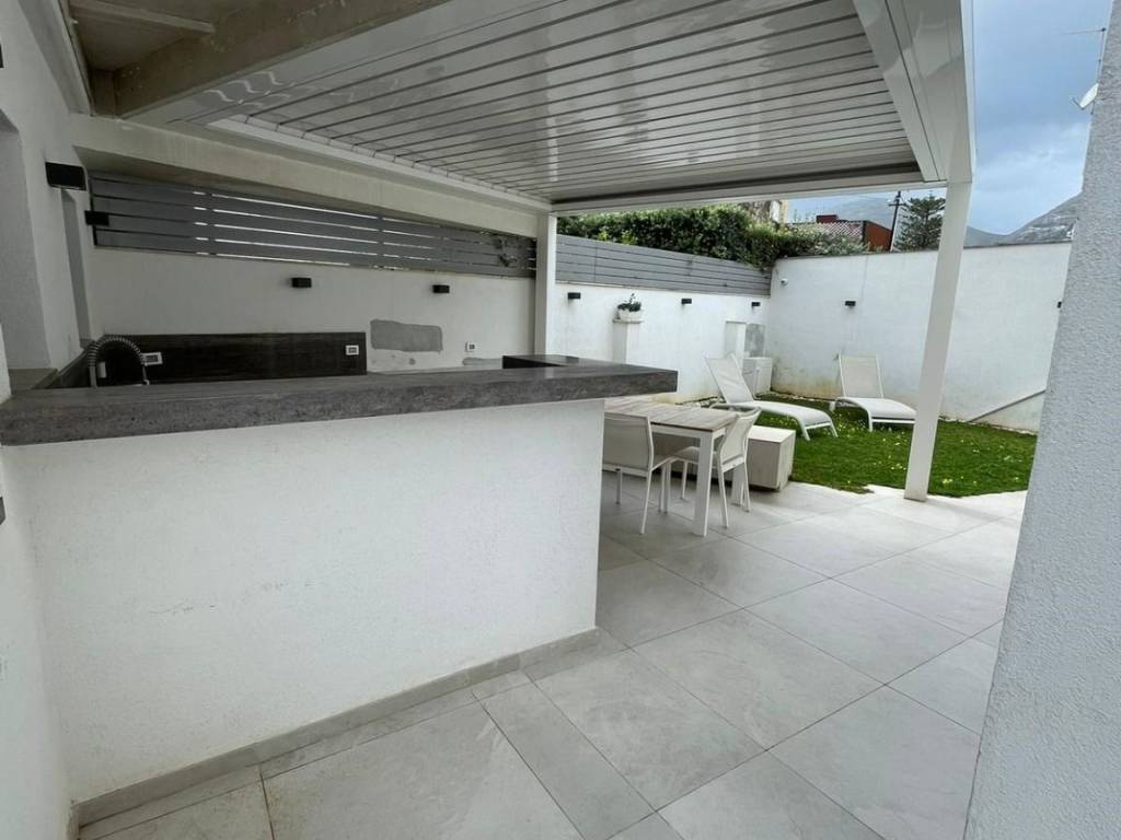 casa indipendente in affitto a Palermo in zona Mondello