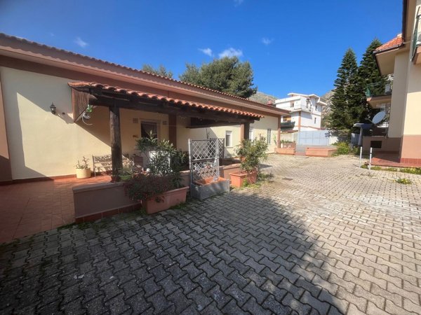 appartamento in affitto a Palermo in zona Mondello
