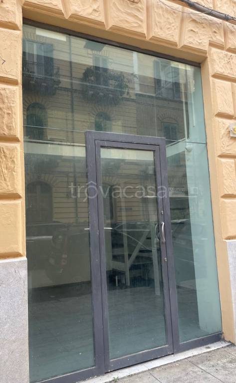 negozio in affitto a Palermo in zona Politeama