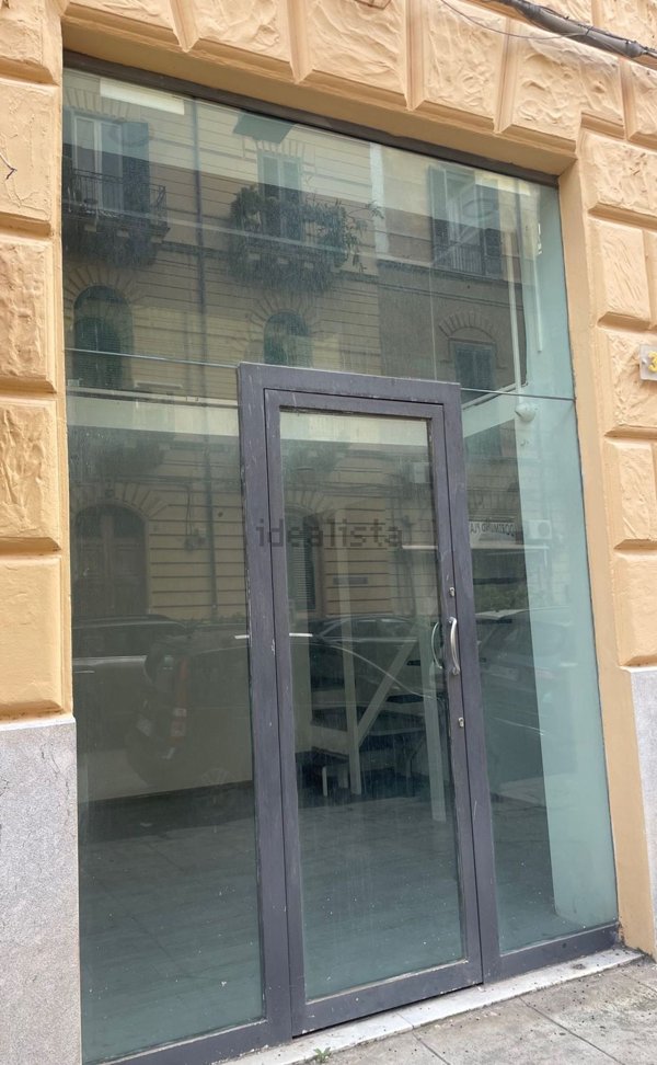 locale commerciale in affitto a Palermo in zona Libertà