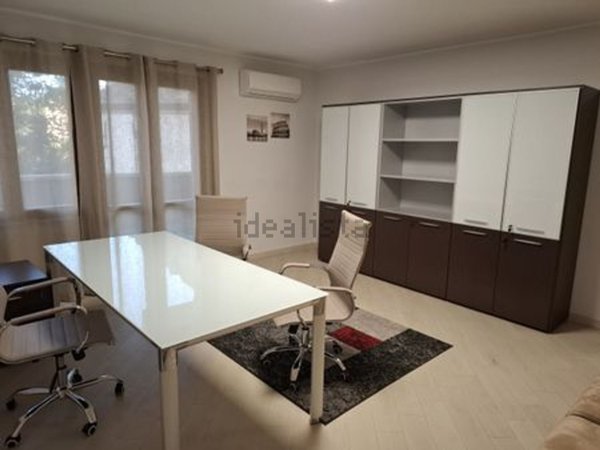 ufficio in affitto a Palermo in zona Libertà