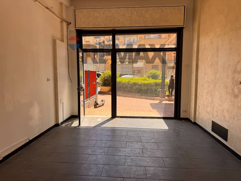 negozio in affitto a Palermo in zona San Lorenzo