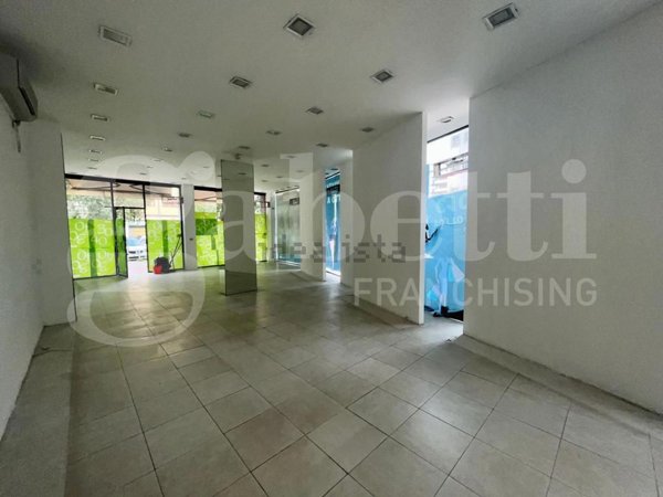 locale commerciale in affitto a Palermo in zona Libertà