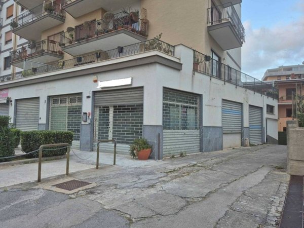 locale commerciale in affitto a Palermo in zona Resuttana