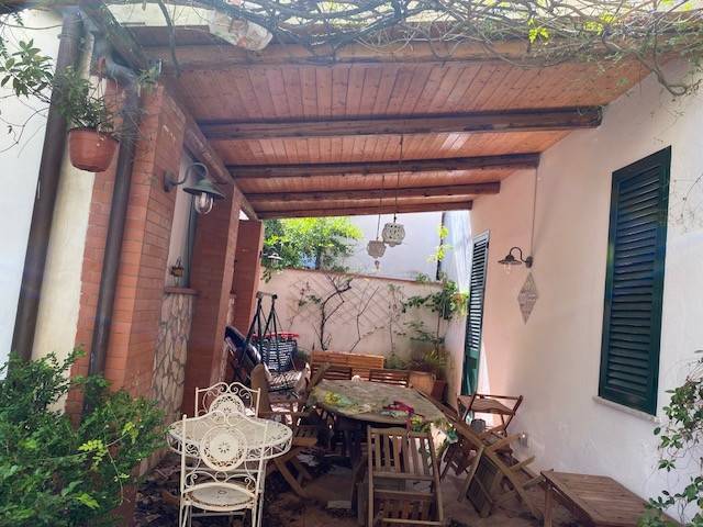 casa indipendente in affitto a Palermo in zona Mondello