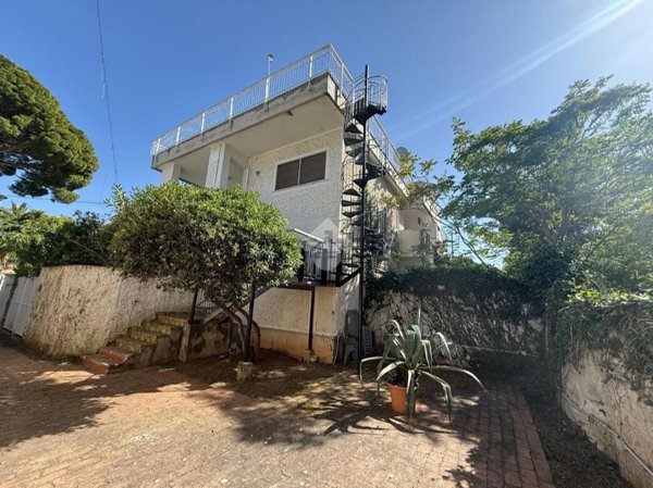 appartamento in affitto a Palermo in zona Mondello