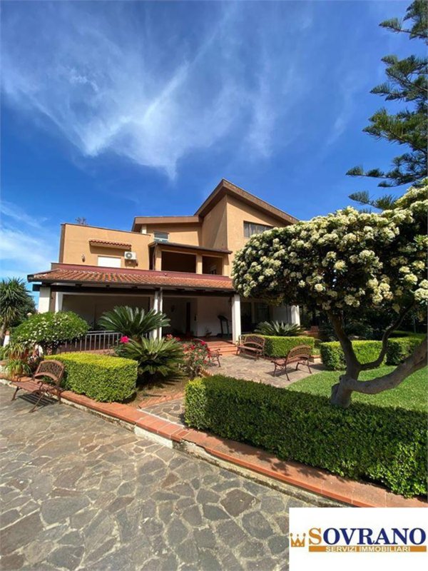 casa indipendente in affitto a Palermo in zona Mondello