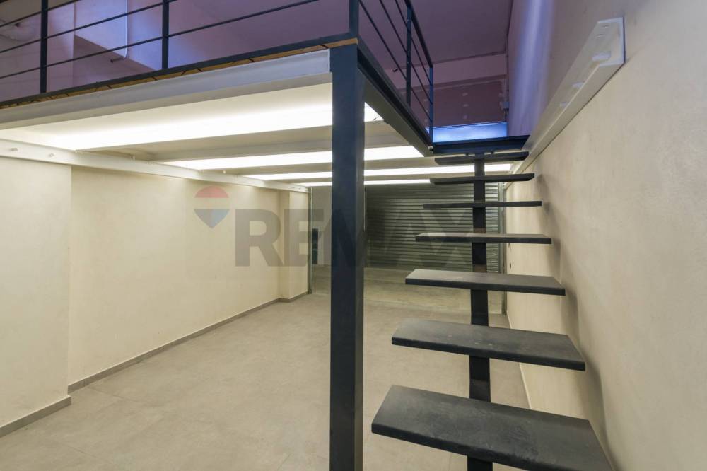 locale di sgombero in affitto a Palermo in zona Malaspina/Palagonia