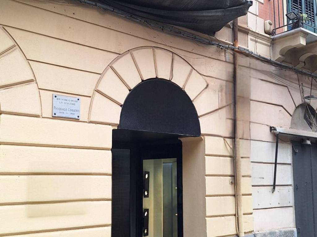 negozio in affitto a Palermo in zona Libertà