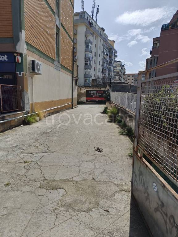 locale commerciale in affitto a Palermo in zona Uditore