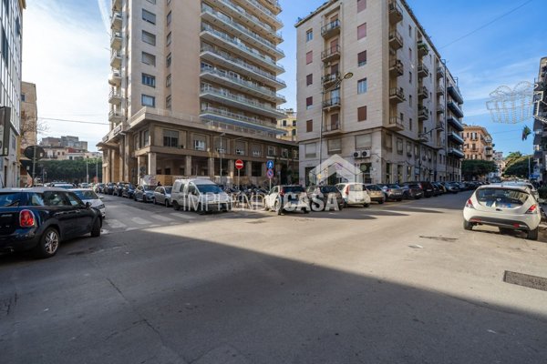 locale commerciale in affitto a Palermo in zona Libertà