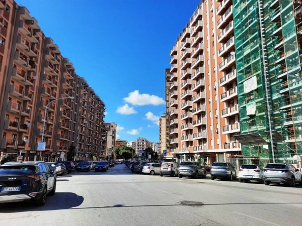 negozio in affitto a Palermo in zona Malaspina/Palagonia